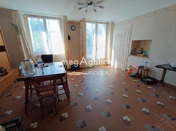 Maison à JALLAIS, 49450 - 7 pièces 165m²