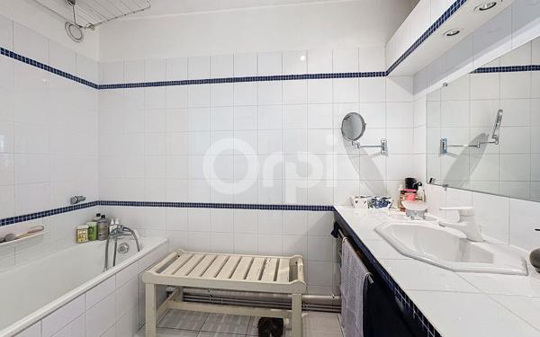 Appartement à vendre    5 pièces • 104,90 m2 Fontenay-sous-Bois