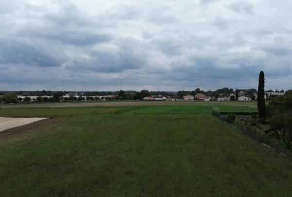 Terrain 1 à 3 parcelles possible CU ok à vendre MATHA (17)