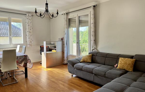 Maison lumineuse aux beaux volumes   Jardin, terrasse et fort potentiel d’aménagement