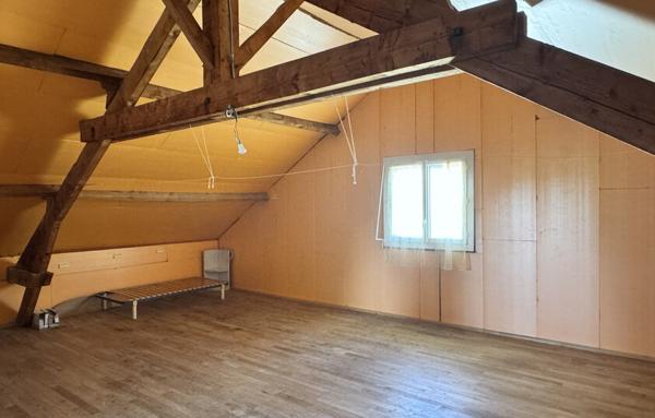 Maison lumineuse aux beaux volumes   Jardin, terrasse et fort potentiel d’aménagement