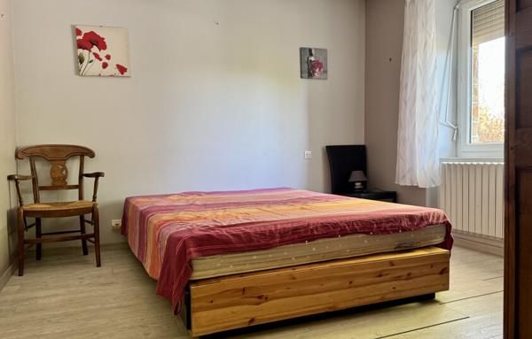 Maison lumineuse aux beaux volumes   Jardin, terrasse et fort potentiel d’aménagement