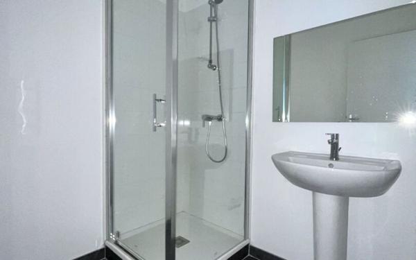 Appartement à louer    1 pièce •  Pérenchies