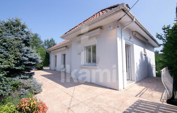 Maison 4 pièces   110 m2   Terrain d'environ 2500 m2   proche Périgueux