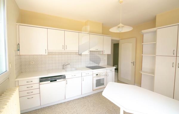 Maison 4 pièces   110 m2   Terrain d'environ 2500 m2   proche Périgueux