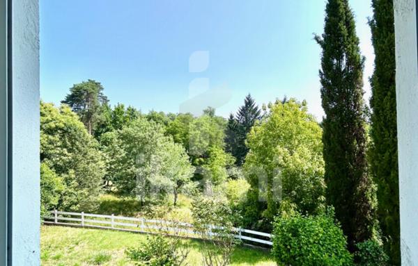 Maison 4 pièces   110 m2   Terrain d'environ 2500 m2   proche Périgueux