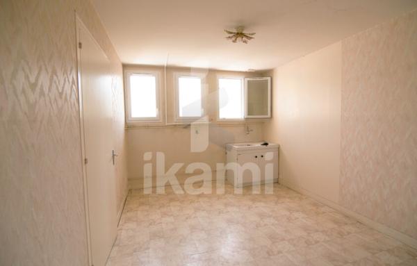 Maison 4 pièces   110 m2   Terrain d'environ 2500 m2   proche Périgueux