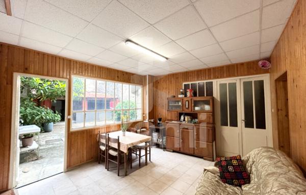 Maison de ville avec cour