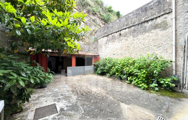 Maison de ville avec cour