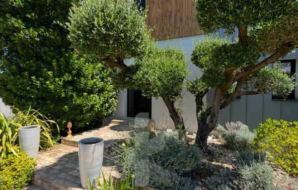 Élégante Villa avec Piscine, Jacuzzi et Pool House, à deux pas du Port de La Teste