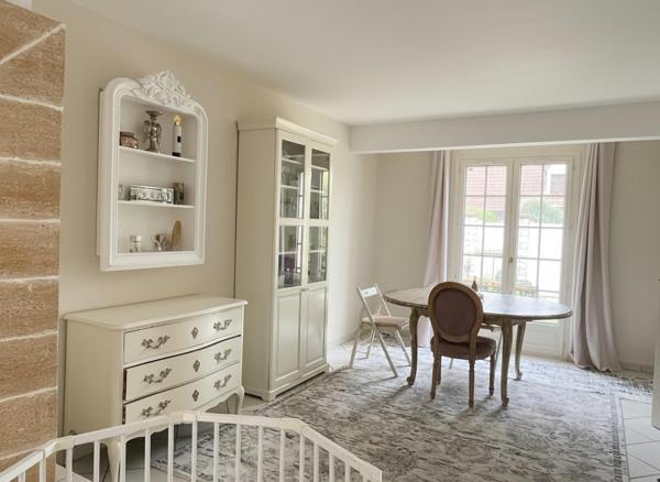 Maison familiale, espace rare et charme assuré !