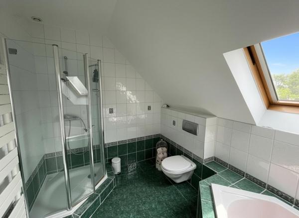 Maison familiale, espace rare et charme assuré !