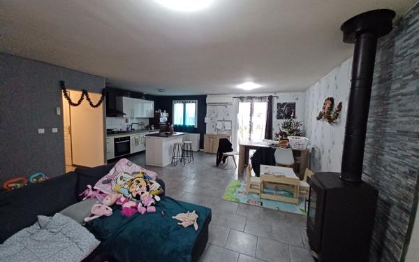 Maison à vendre    4 pièces •  Saint-Priest-la-Feuille