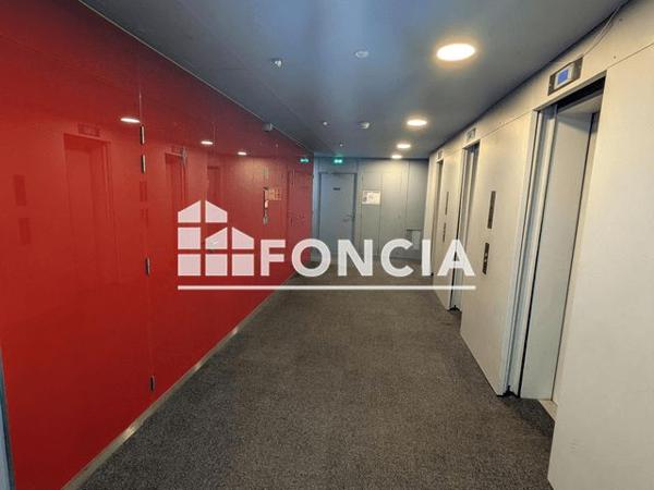 Location Local commercial 3 pièces 104.6 m² - 26 ALLEE JULES MILHAU Montpellier 34000