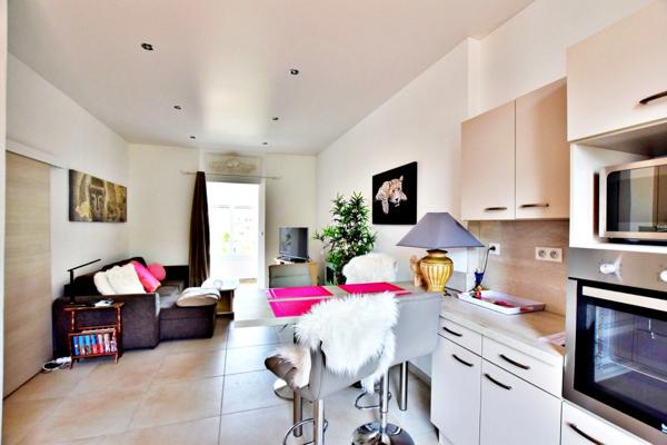 Maison à vendre 6 pièces LE LAVANDOU-SAINT CLAIR (83)