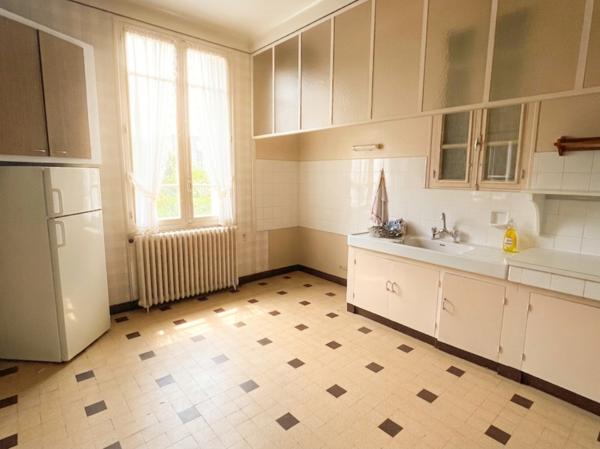 Maison
         8 pièces
        - 170 m² 169 000 € *