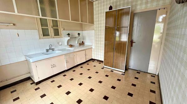 Maison
         8 pièces
        - 170 m² 169 000 € *