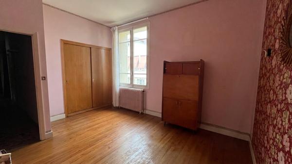Maison
         8 pièces
        - 170 m² 169 000 € *