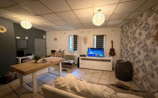 Immeuble à vendre    6 pièces • 150 m2 Vauvert