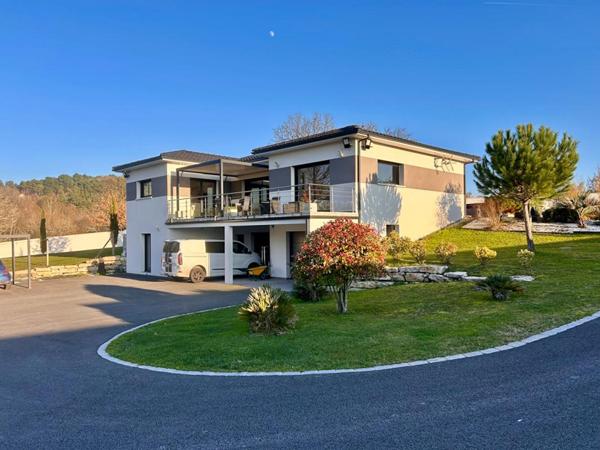 Rare à la vente, superbe maison de 2019 avec prestations haut de gamme, à TRELISSAC