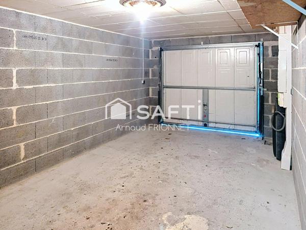 MAISON AVEC 5 CHAMBRES A PELLOUAILLE LES VIGNES