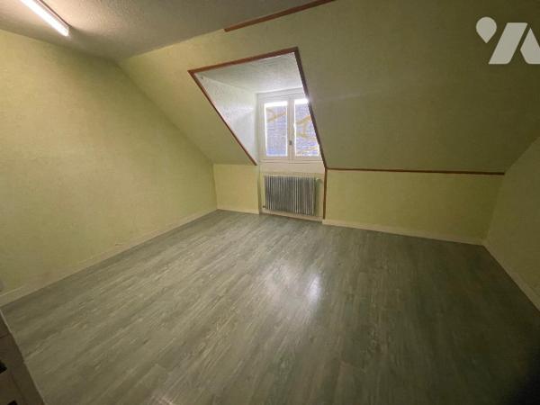 Maison de 120 m2 avec un terrain de 813 m2 avec vue imprenable à Domfront en poiraie