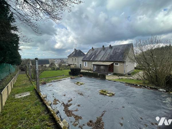 Maison de 120 m2 avec un terrain de 813 m2 avec vue imprenable à Domfront en poiraie