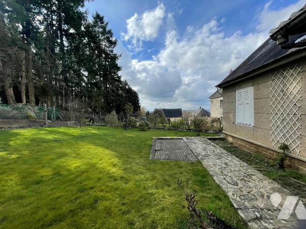 Maison de 120 m2 avec un terrain de 813 m2 avec vue imprenable à Domfront en poiraie