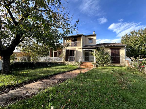 A VENDRE MAISON T4 + GRAND GARAGE + JARDIN