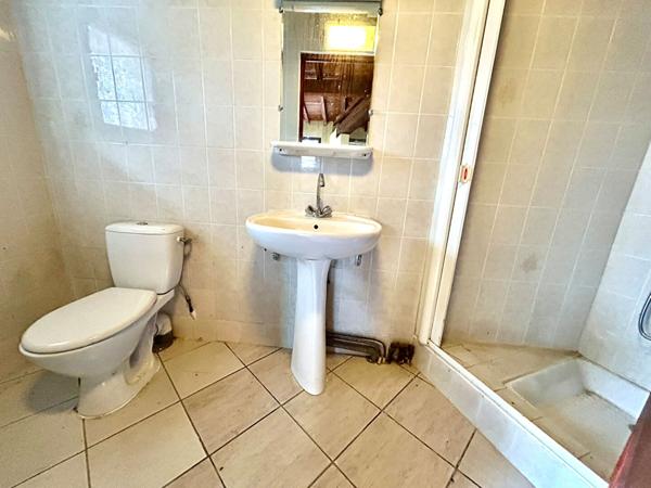 A VENDRE MAISON T4 + GRAND GARAGE + JARDIN