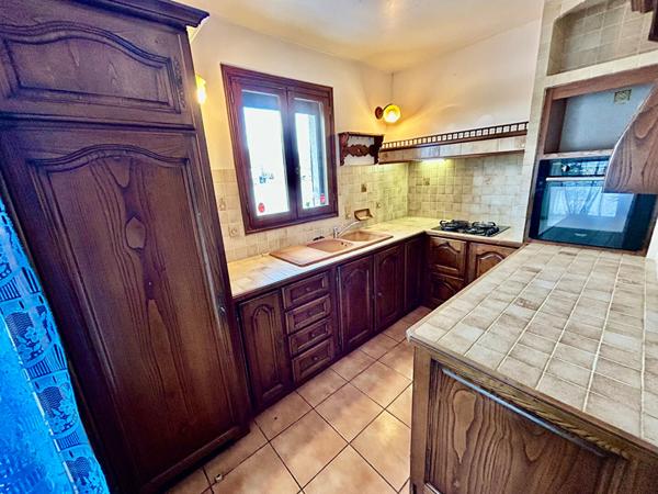 A VENDRE MAISON T4 + GRAND GARAGE + JARDIN