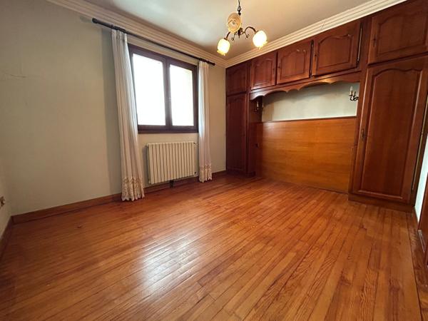 A VENDRE MAISON T4 + GRAND GARAGE + JARDIN