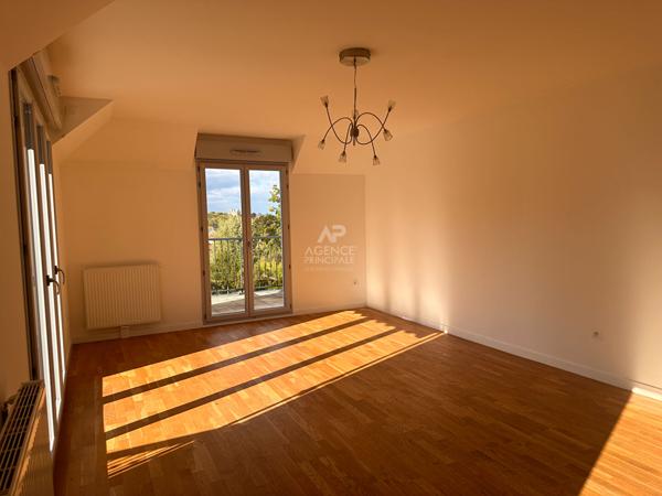 Appartement 4 pièce(s)- Secteur Lycée International - SAINT GERMAIN EN LAYE Loyer 2 194 €/mois charges comprises **  - Référence  17334