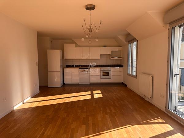 Appartement 4 pièce(s)- Secteur Lycée International - SAINT GERMAIN EN LAYE Loyer 2 194 €/mois charges comprises **  - Référence  17334