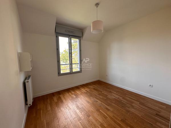Appartement 4 pièce(s)- Secteur Lycée International - SAINT GERMAIN EN LAYE Loyer 2 194 €/mois charges comprises **  - Référence  17334