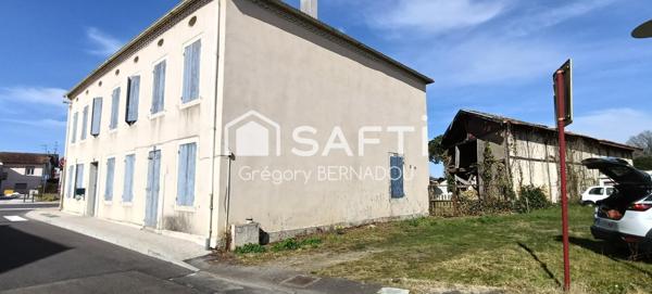 Idéalement situé au coeur du bourg.