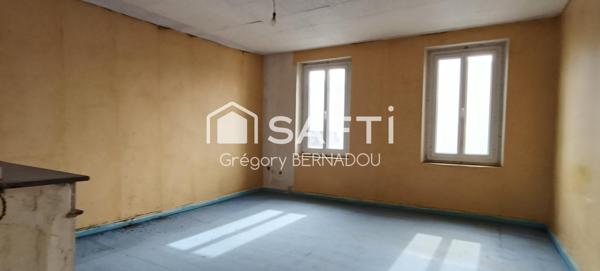 Idéalement situé au coeur du bourg.