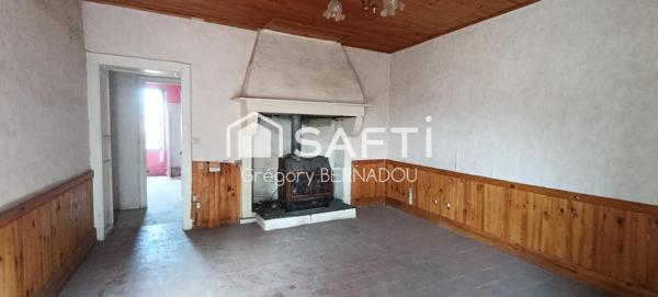 Idéalement situé au coeur du bourg.