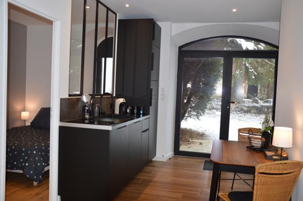 Vif (38450) Bâtisse de charme rénovée 230 m2 sur 4200 m² de terrain