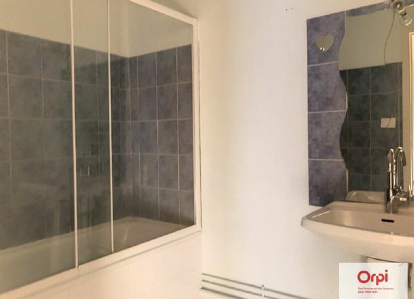 Appartement à louer  3 pièces • 77,50 m2 Néris-les-Bains