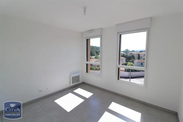 Appartement à louer 3 pièces 65.07m² Aix-en-Provence (13290)