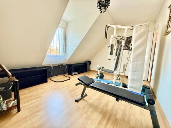 Maison à GUIGNES, 77390 - 5 pièces 95m²