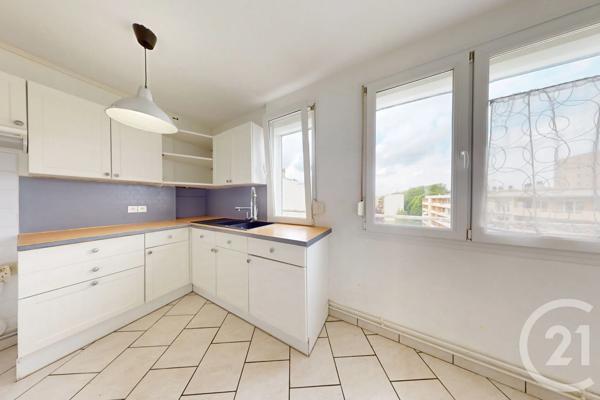 Appartement T4 à vendre  4 pièces - 66,60 m 2   ST QUENTIN  - 02