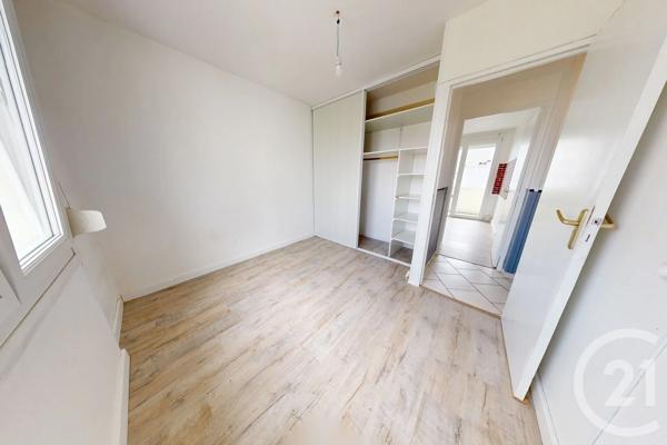 Appartement T4 à vendre  4 pièces - 66,60 m 2   ST QUENTIN  - 02