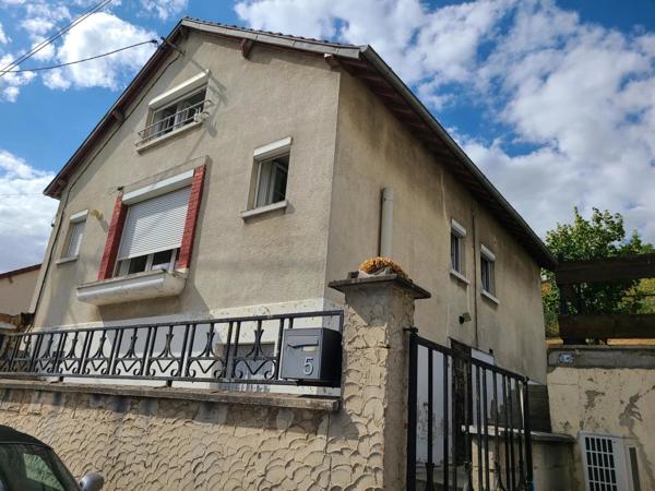 Vente                                                      Maison
                        
                     3 pièces                      79 m2                     à Soissons