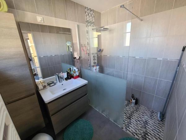 Vente                                                      Maison
                        
                     3 pièces                      79 m2                     à Soissons