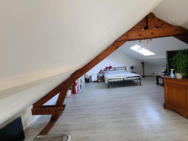 Vente                                                      Maison
                        
                     3 pièces                      79 m2                     à Soissons