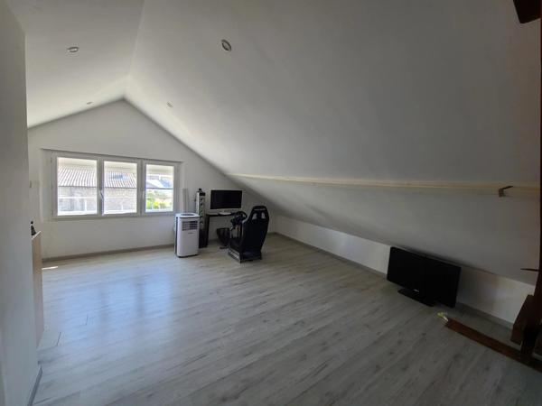 Vente                                                      Maison
                        
                     3 pièces                      79 m2                     à Soissons