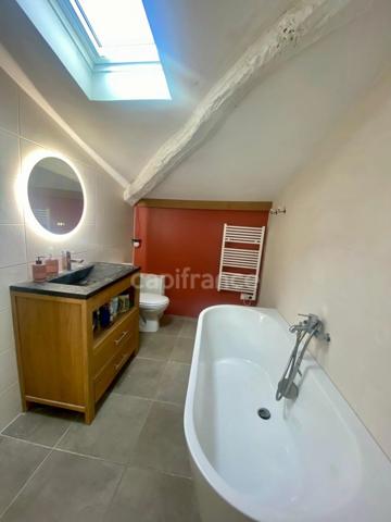 Appartement 3 pièces plein de charme, rénové et atypique PAULHAN (34)