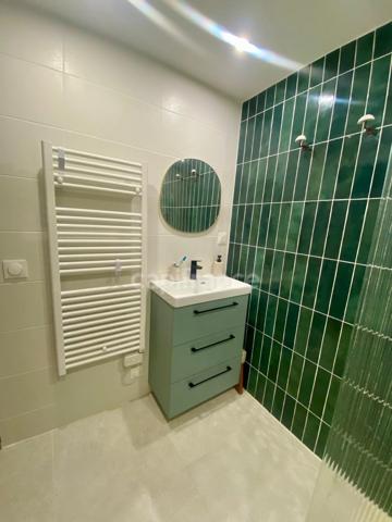 Appartement 3 pièces plein de charme, rénové et atypique PAULHAN (34)